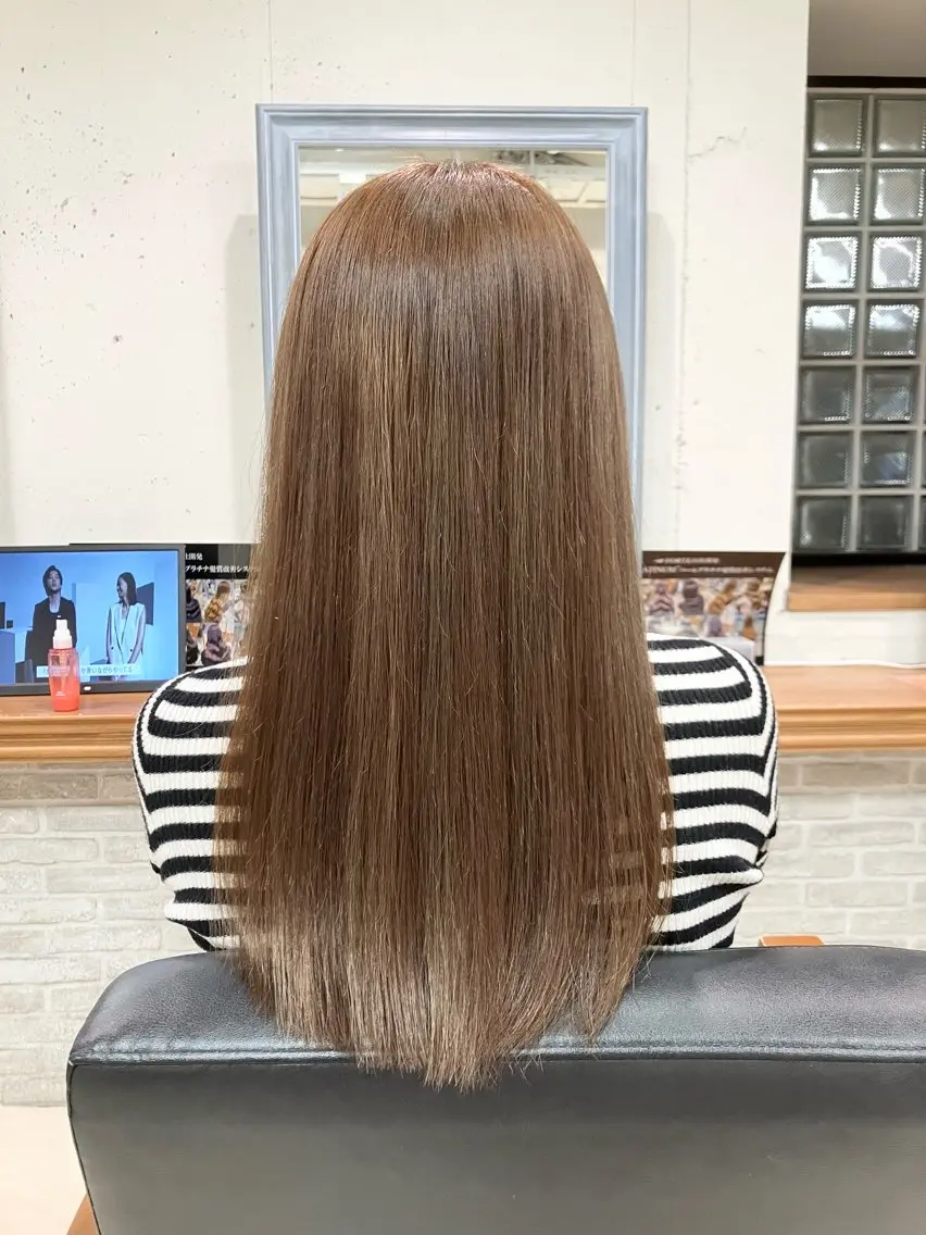 ロング パーマ 透明感カラー🎀／ 寒色カラー／マツエクのヘアスタイル