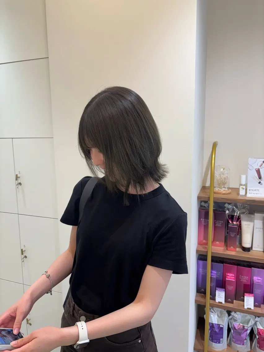 ミディアム ボブ レイヤーカット カット ヘアカラー トリートメント レイヤー/ボブ/暗髪 透明感カラーChieのヘアスタイル