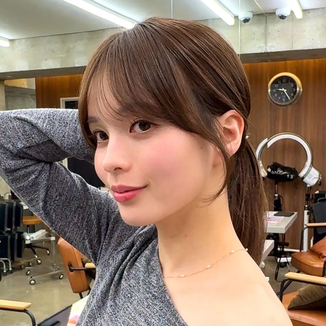 ミディアム カラー ベージュカラー 透明感カラー 顔周りカット 髪質改善 顔周り✂️透明感 レイヤー/みっきーのヘアスタイル