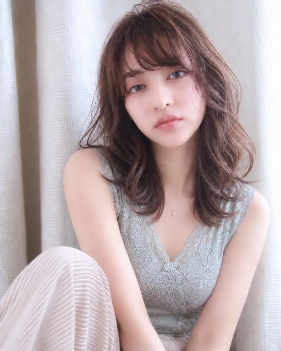 ミディアム カラー ベージュカラー ブラウンカラー ブラウンベージュ カット ヘアカラー Grow by NYNY 打越裕樹のヘアスタイル