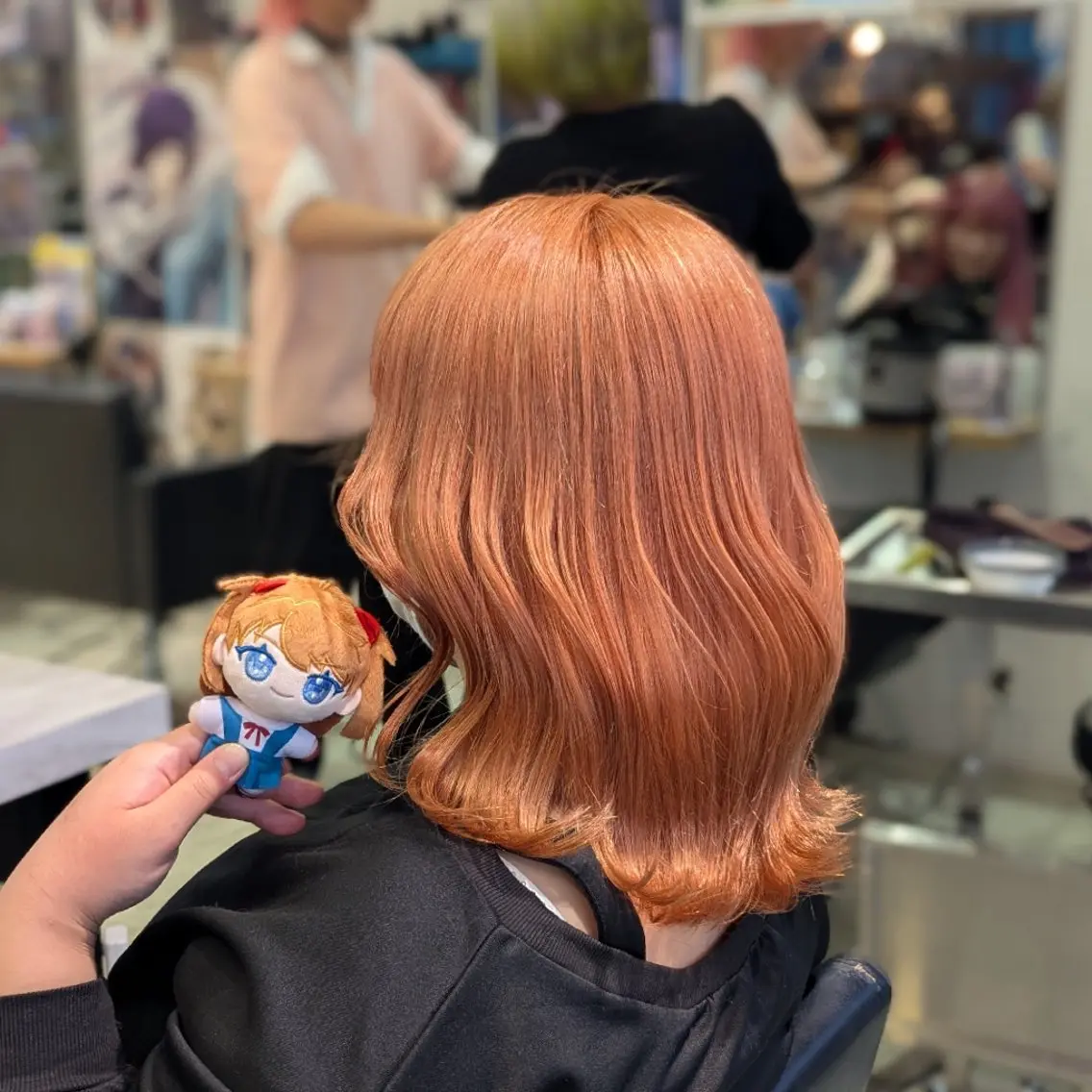 カラー ミディアム ベージュカラー ブリーチ ケアブリーチ ハイトーンカラー オレンジ ヘアカラー 推しカラー🦉にじさ んじカラー🌈🕒✨のヘアスタイル
