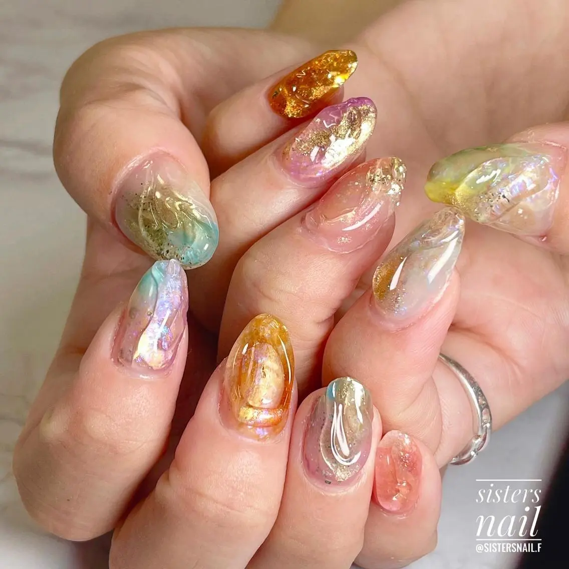 ネイル アートネイル オーロラネイル ジェルネイル キラキラネイル ニュアンスネイル sisters nail.fのネイルデザイン