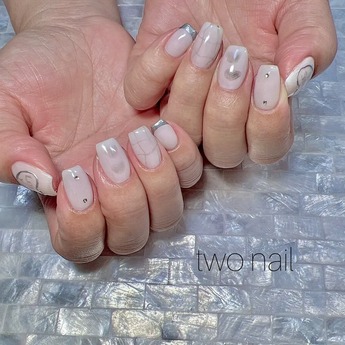 ネイル アートネイル ネイルチップ ホワイト ハンドネイル two nailのネイルデザイン