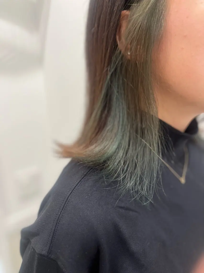 カラー ブリーチ イヤリングカラー ブリーチなしカラー 【ただの天才 🎨】のヘアスタイル