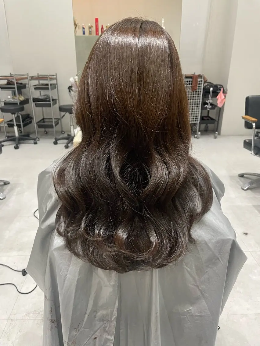 ロング カラー 井上 なぎとのヘアスタイル