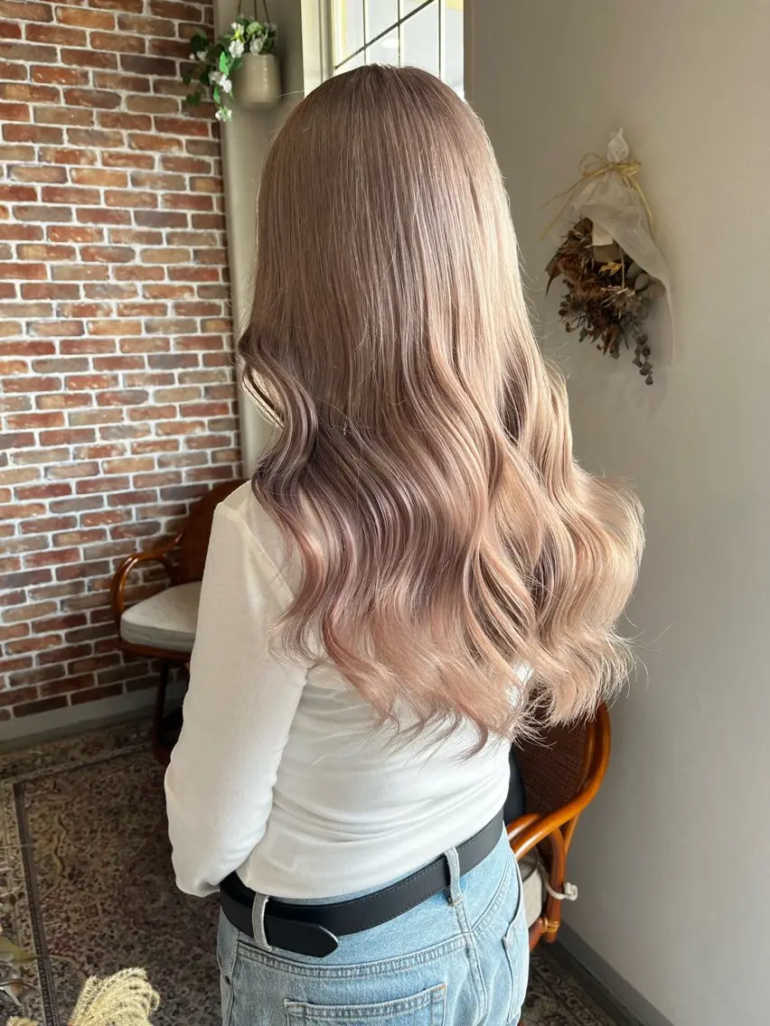 ロング カラー ベージュカラー ブリーチ ホワイトベージュ 穐田 司樹のヘアスタイル