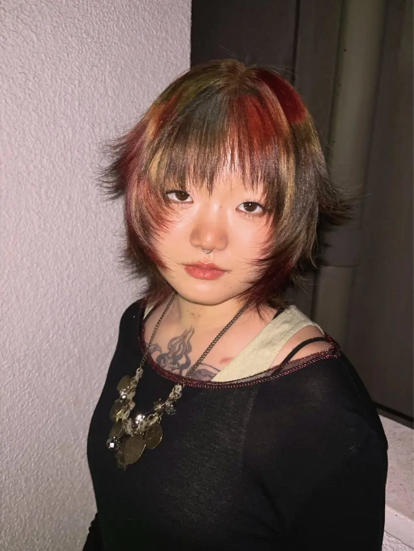 ミディアム ヘアカラー ハイトーン/デザイン カラー/複雑履歴葉月のヘアスタイル