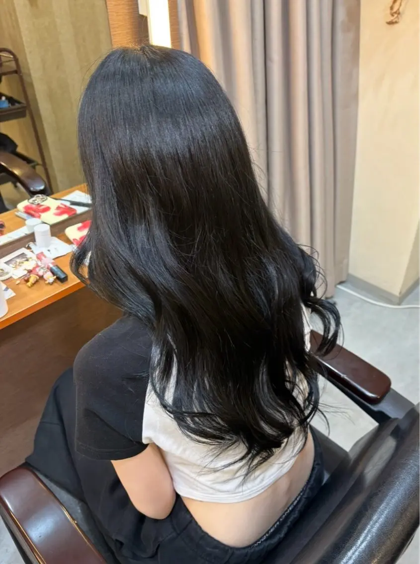 ロング カラー 黒髪 ブルーカラー ブルーブラック 透明感カラー オレンジ ❤️cocona🦕 /カラーモデル募集のヘアスタイル