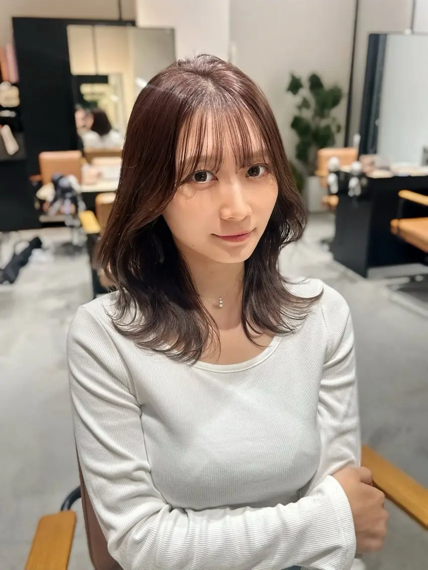 ミディアム 韓国風ヘア レイヤーカット カット ヘアカラー トリートメント 奥田 蓮のヘアスタイル