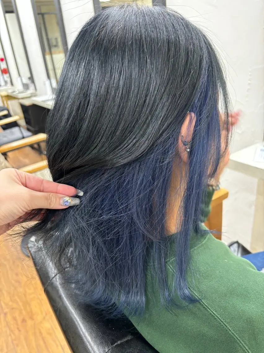カラー ブリーチ ブルーカラー ネイビーカラー ヘアカラー 香野 優子のヘアスタイル