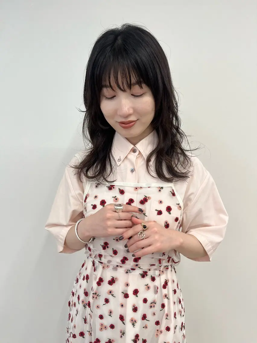 ミディアム カラー ミディアムパーマ ブリーチ 透明感カラー ダブルカラー ハイライトカラー 小顔カット/ 透明感カラー/阪本桃のヘアスタイル