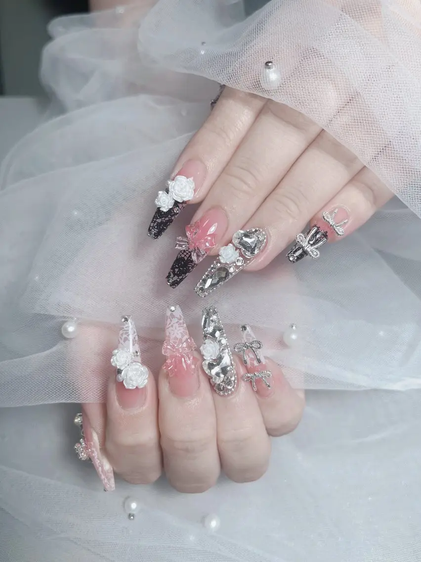 ネイル アートネイル グラデーション キラキラネイル ニュアンスネイル オフィスネイル ハンドネイル Amee Nail Salonのネイルデザイン