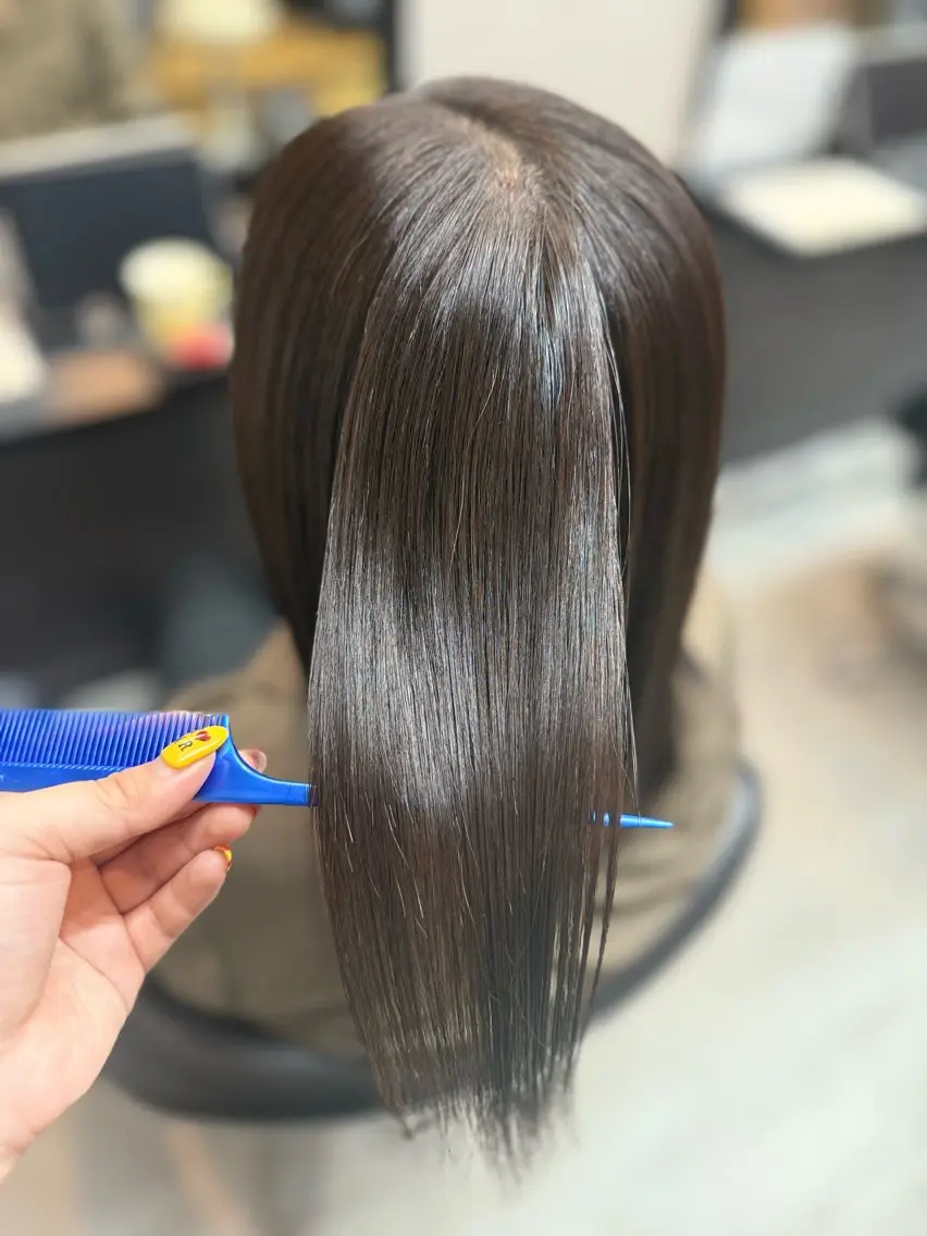 ミディアム カラー グレージュ ヘアカラー トリートメント 加賀文乃/ハイトーン /艶カラー/派手髪のヘアスタイル