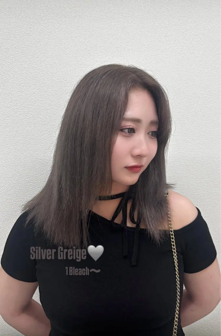 ミディアム HINAKO🩵 寒色カラー🪽のヘアスタイル
