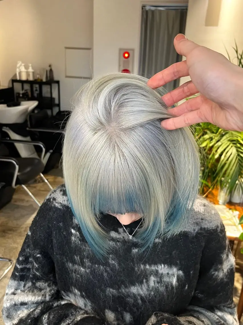 カラー ヘアカラー ウルフ/レイヤー/ ブリーチカラーのヘアスタイル