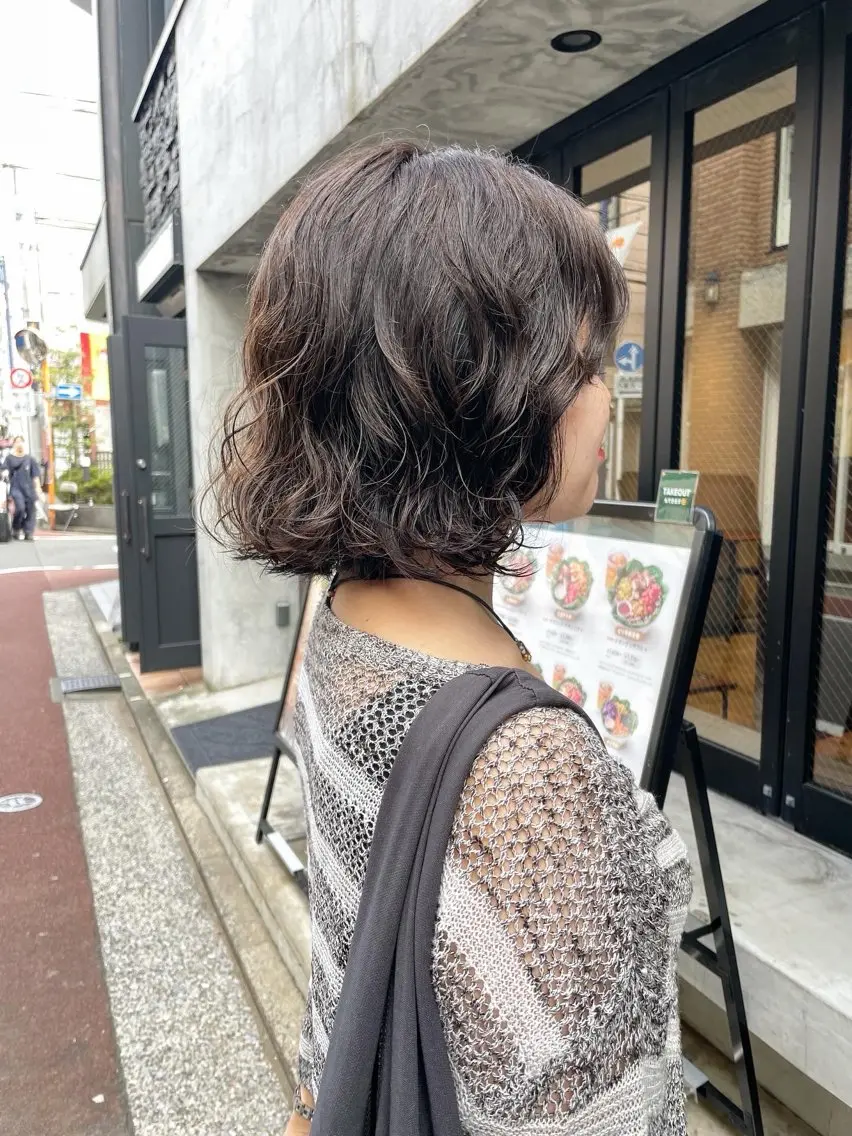 ミディアム カラー パーマ ミディアムパーマ ベージュカラー オリーブベージュ ボブ ニュアンスパーマ カット ヘアカラー パーマ トリートメント レイヤー×初 パーマ|hinakoのヘアスタイル