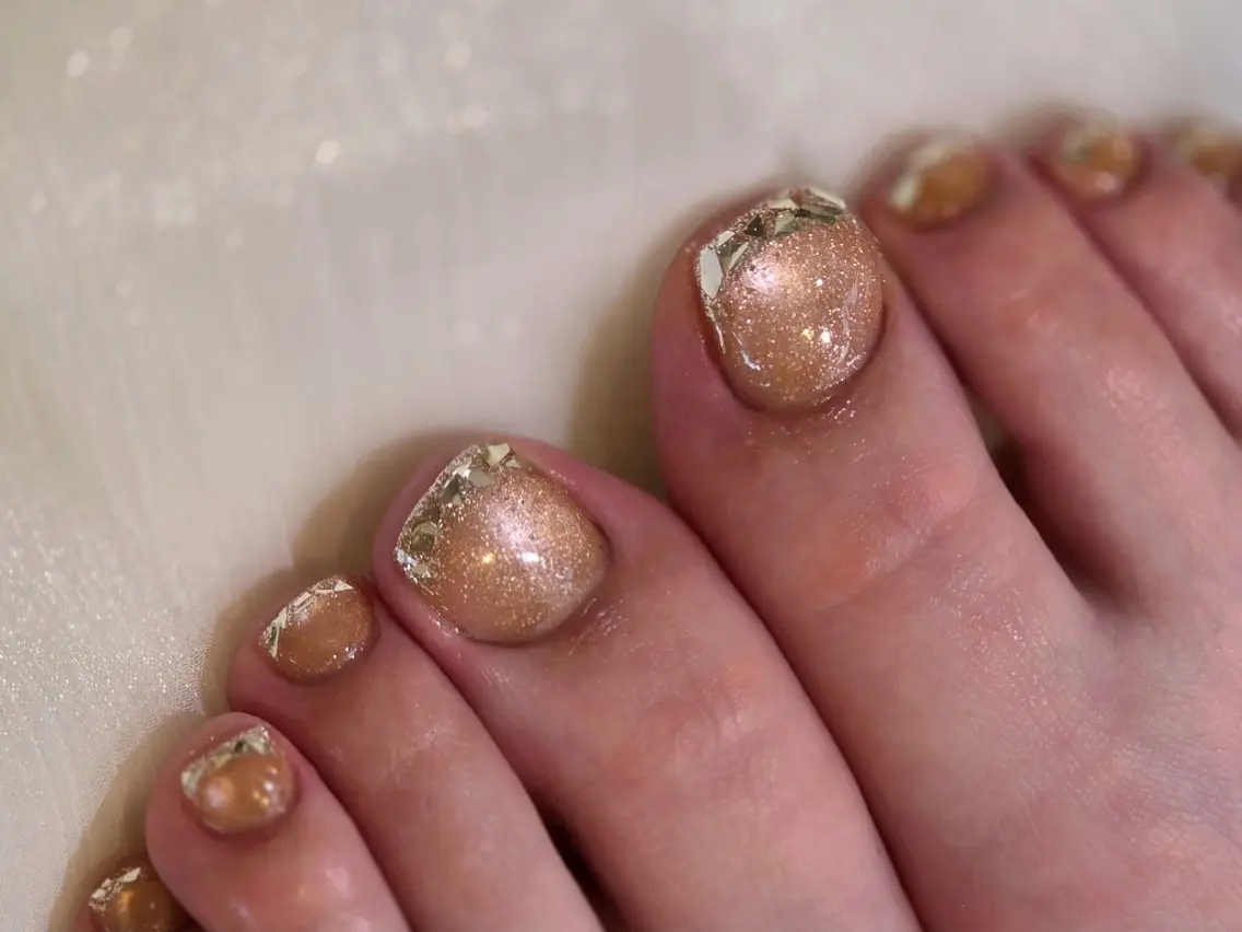 ネイル フットネイル フレンチネイル ガラスフレンチ キラキラネイル フットネイル Lady Nail Kiyokaのネイルデザイン
