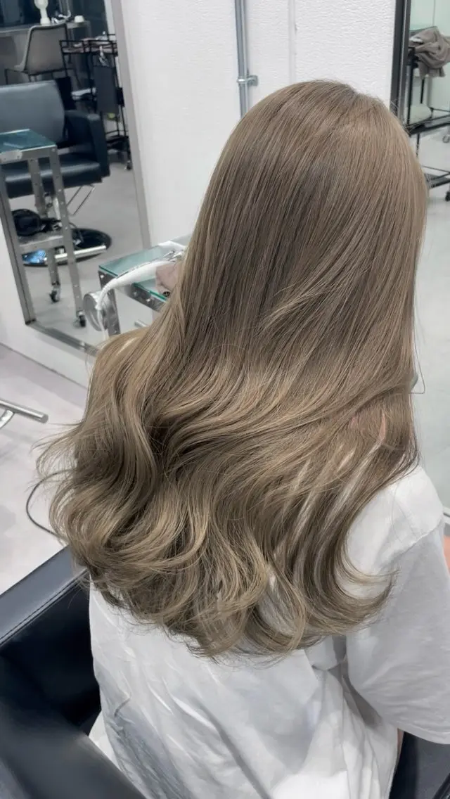 カラー 渡辺 麻衣のヘアスタイル