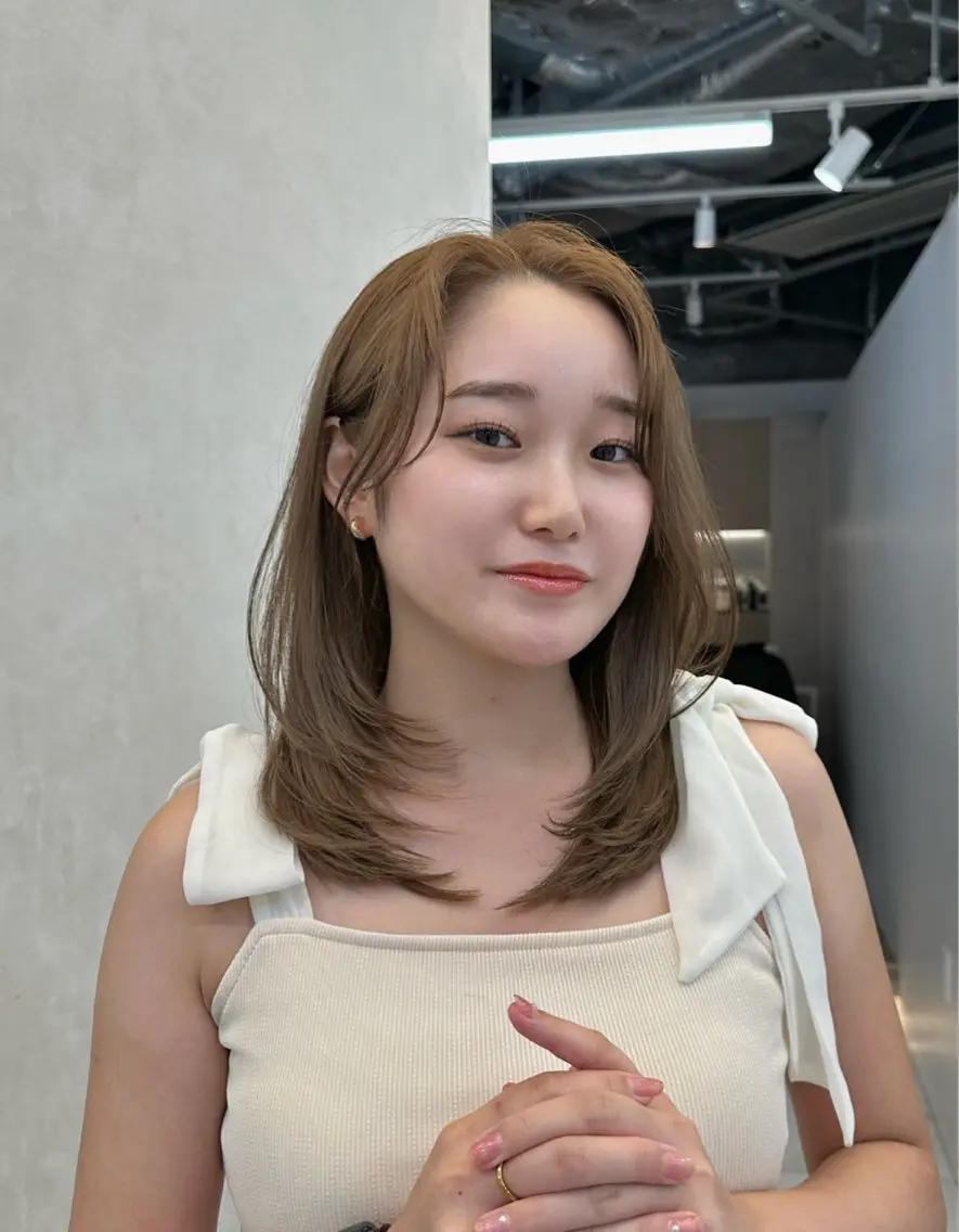 カラー 韓国風レイヤーカラー ライムのヘアスタイル