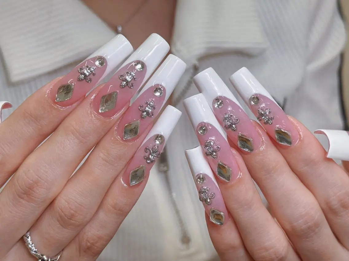 ネイル 💕リリ 🩷のネイルデザイン