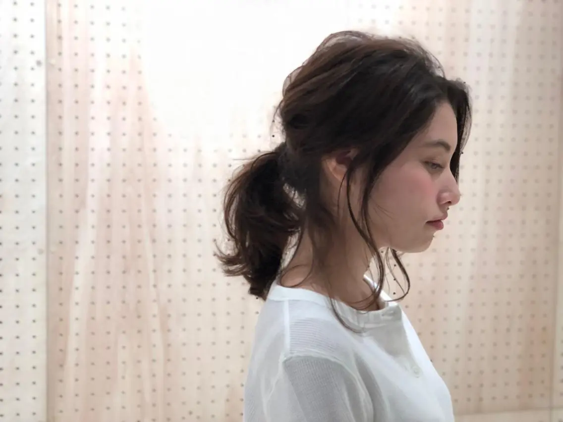 ミディアム ヘアアレンジ ベージュカラー🧸 伊藤なつみのヘアスタイル