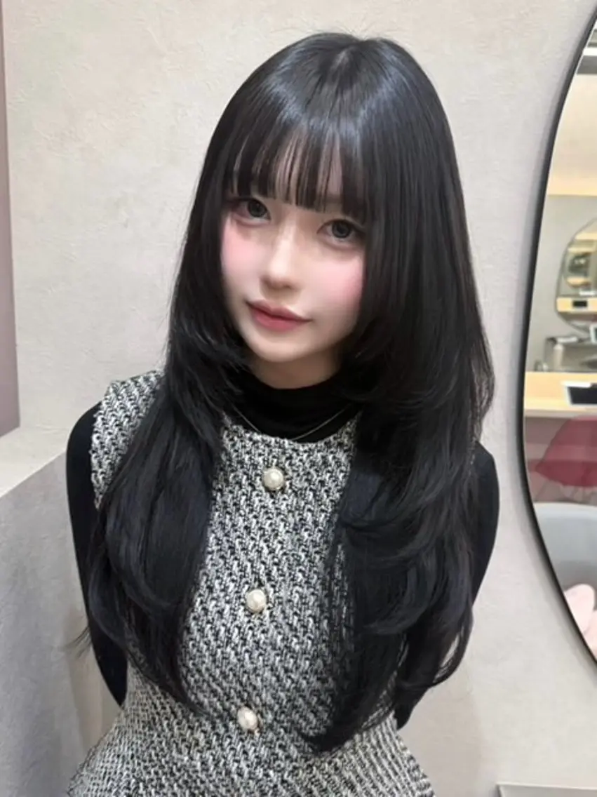 ロング カラー ヘアアレンジ なな 顔周りカット/ 透明感カラーのヘアスタイル