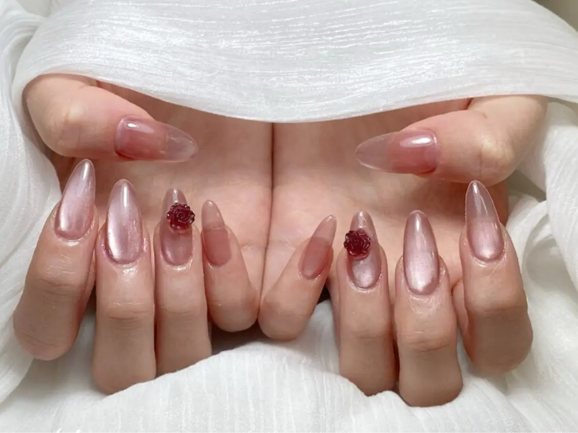 ❣️チップ長さ出しマグネット/フラッシュ 2色まで+パーツ2個付き💅初回ジェルオフ無料✨の写真