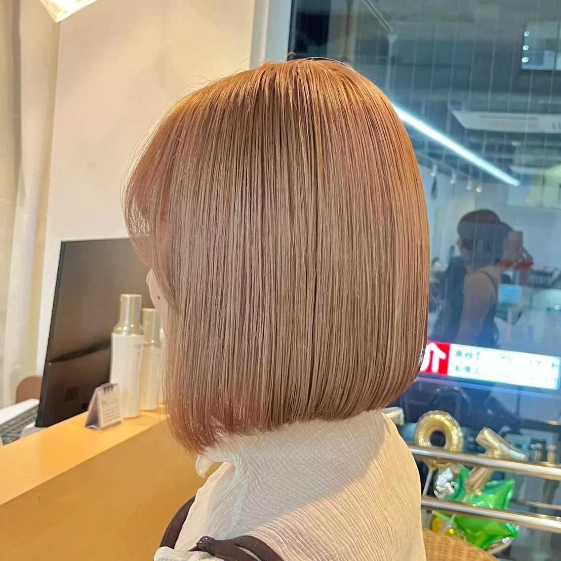 ミディアム カラー ボブ カット ヘアカラー トリートメント ハイライト/レイヤー /艶髪/吉田愛望のヘアスタイル