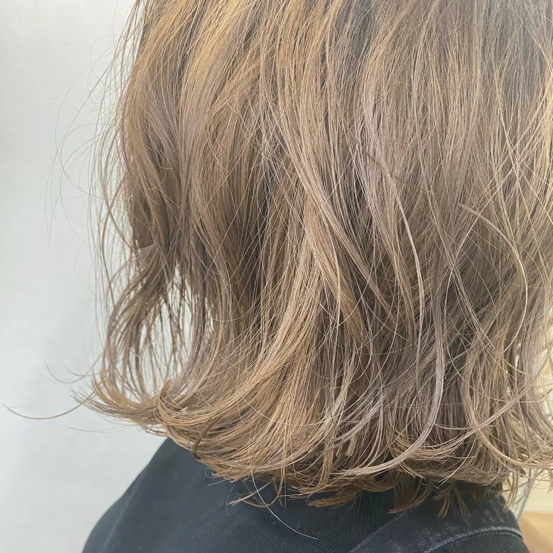 ミディアム カラー グラデーションカラー ハイライトカラー ハイライト TOWA 野村　コウダイのヘアスタイル