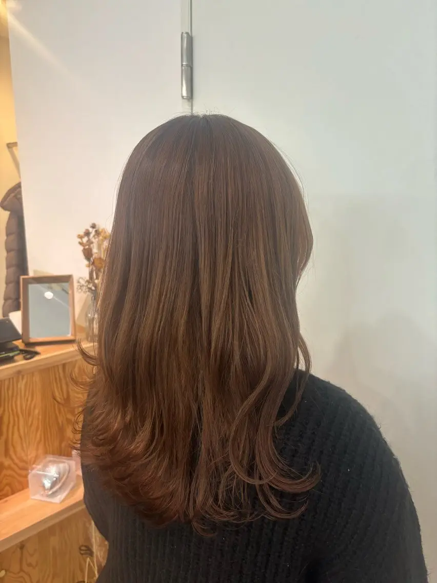ロング カラー ベージュカラー 室谷 ゆりあのヘアスタイル