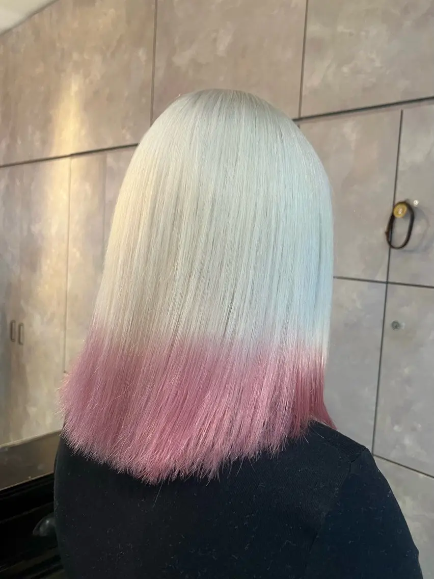 セミロング カラー 🎀ハイトーン・艶 カラー HANA🎀のヘアスタイル