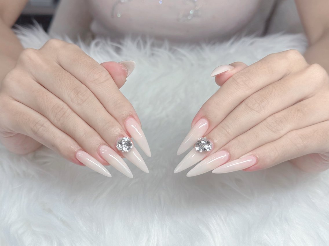 ネイル ロングネイル ワンカラーネイル シンプルネイル ネイルチップ ハンドネイル GOHOUBI Nail 心斎橋店のネイルデザイン
