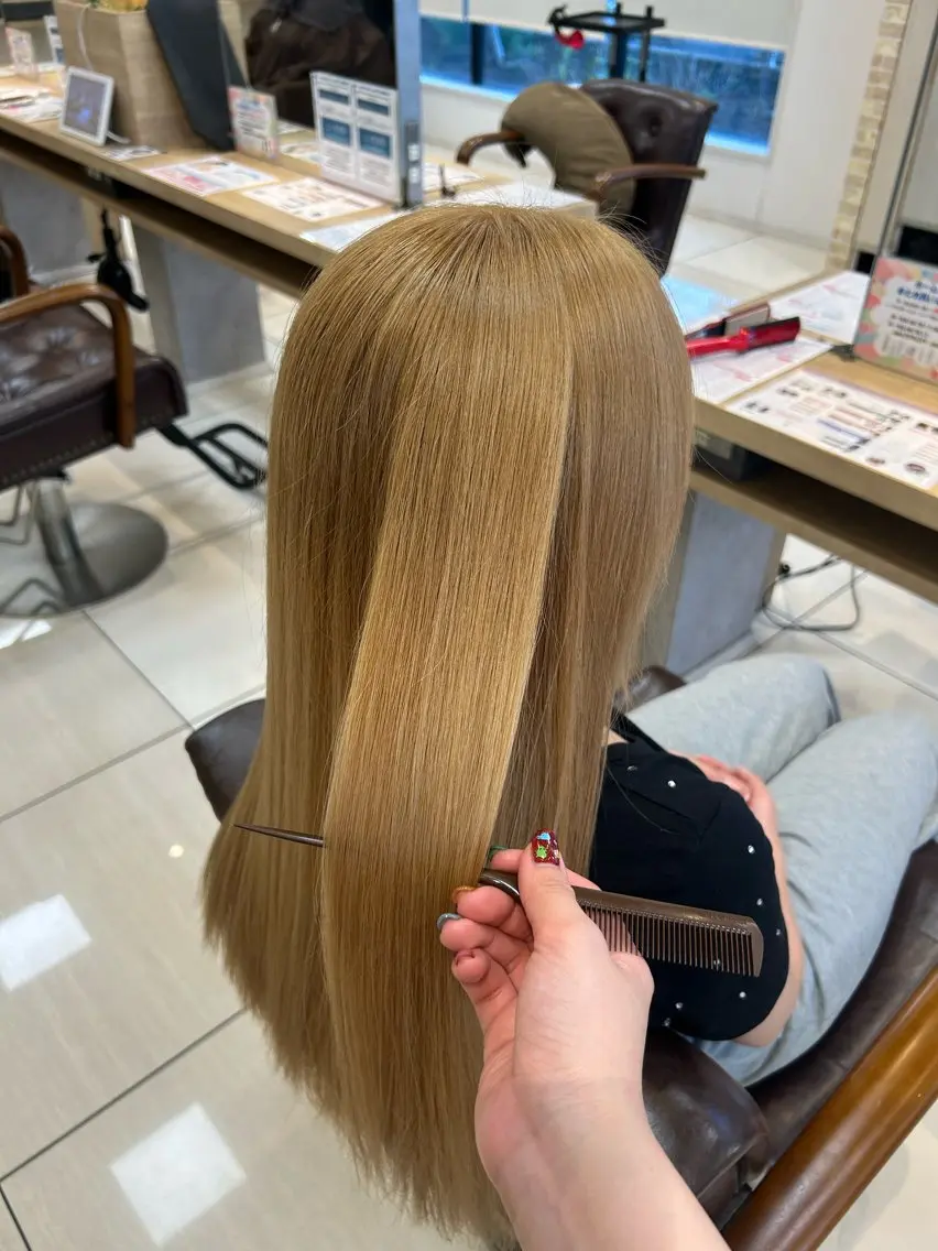 カラー 有村 実佑のヘアスタイル