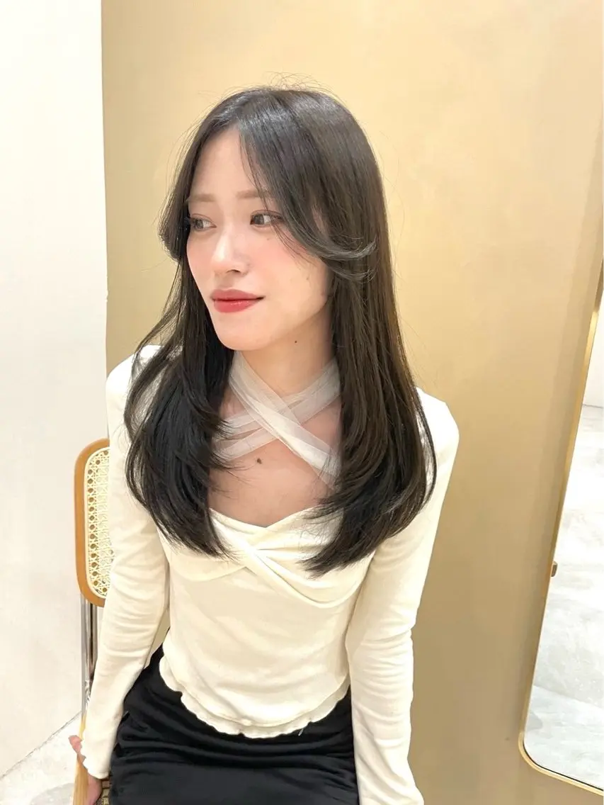 ロング fuwari 美白ショコラカラーのヘアスタイル
