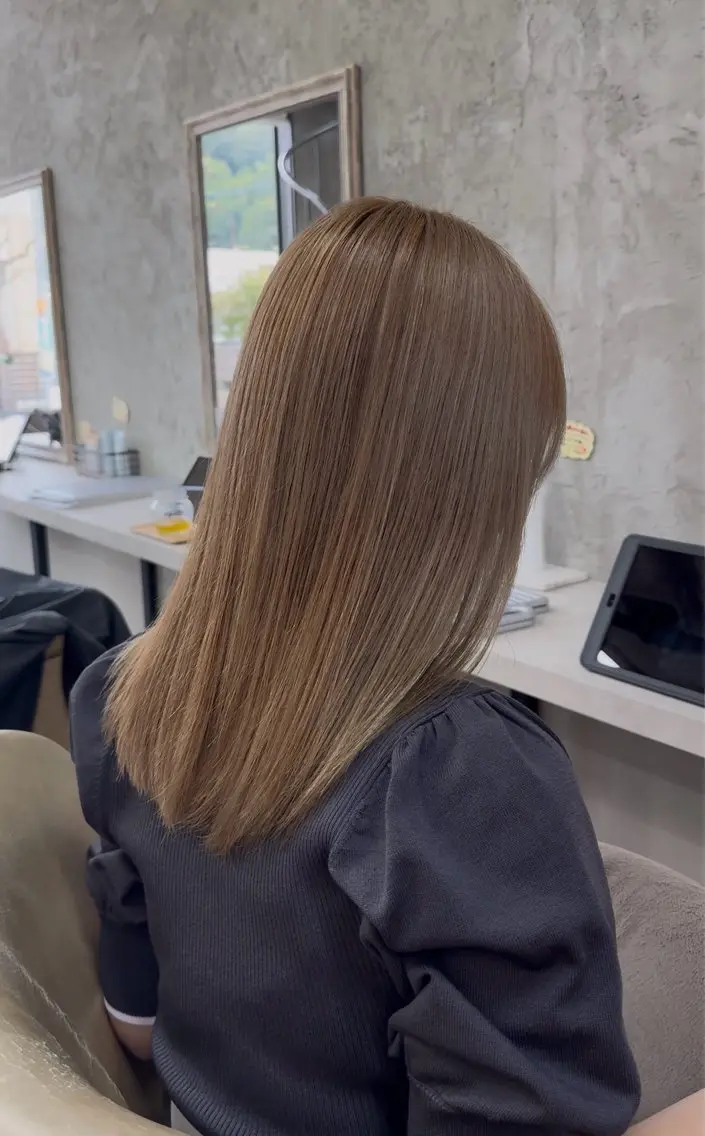 カラー ベージュカラー ミルクティーベージュ Blast raiaのヘアスタイル
