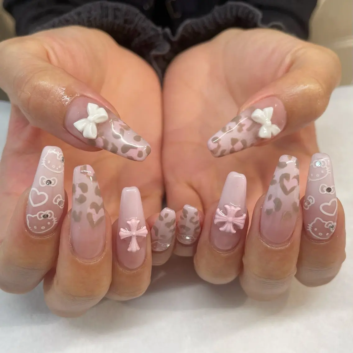 ネイル ハンドネイル 💎🐰 saki. m 🐰💎のネイルデザイン