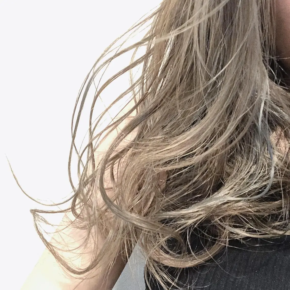 ロング 3Dハイライト ハイライト MOMO KAのヘアスタイル