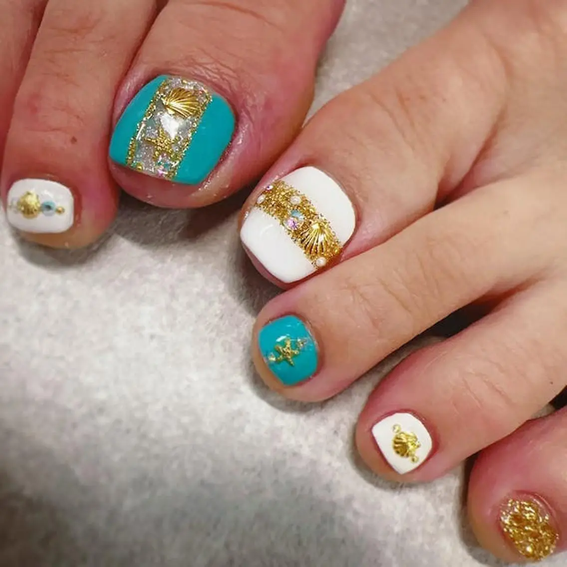 ネイル フットネイル フレンチネイル ジェルネイル ガラスフレンチ グラデーション ハンドネイル ハンドケア FASTNAIL PLUS 新宿店のネイルデザイン
