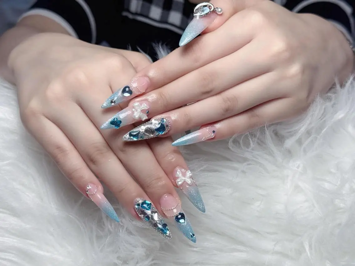 ネイル アートネイル チークネイル ドット フットネイル フレンチネイル ハンドネイル Mika Nailsのネイルデザイン