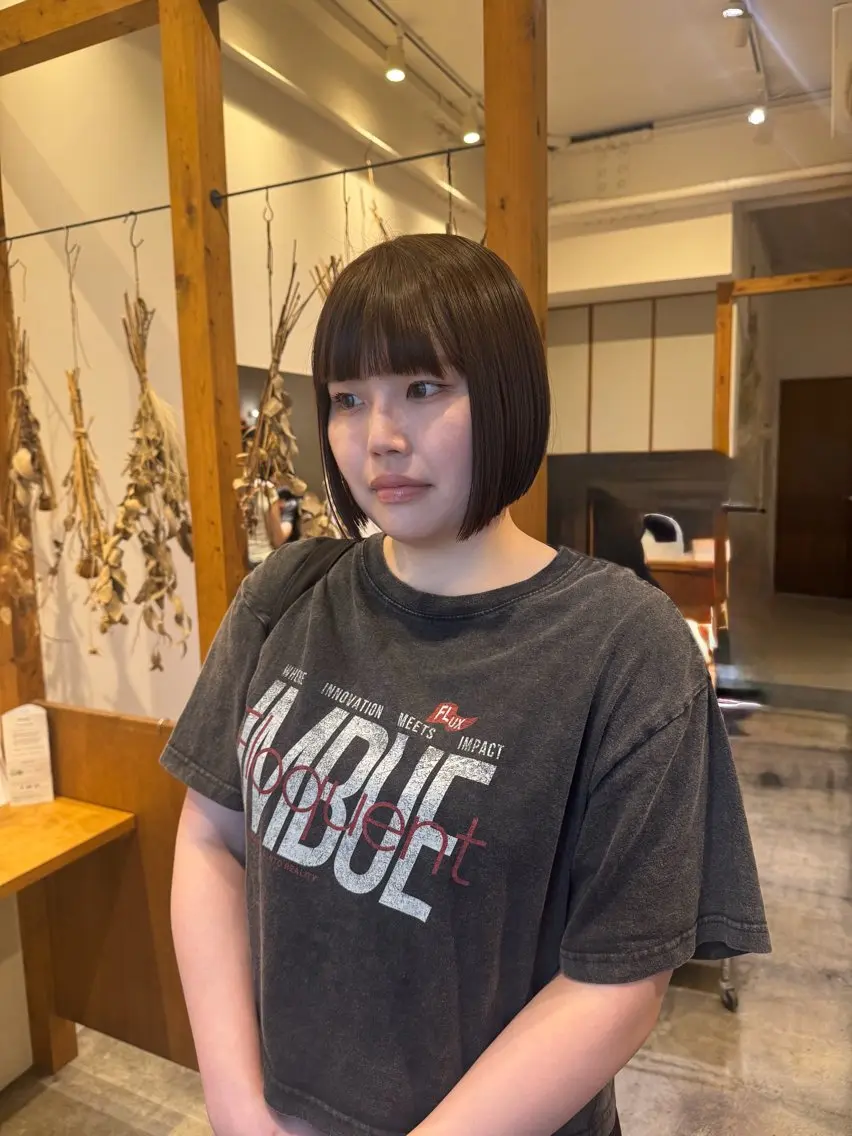 ショート カラー アッシュ アッシュグレー アッシュグレージュ グレージュ カット ヘアカラー トリートメント ENIF 大島 芽生のヘアスタイル