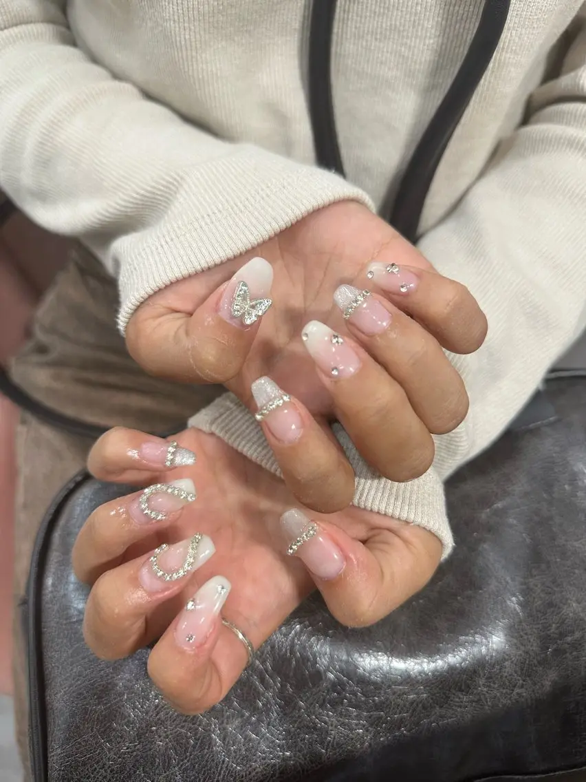 ネイル LAVISH nanamiのネイルデザイン