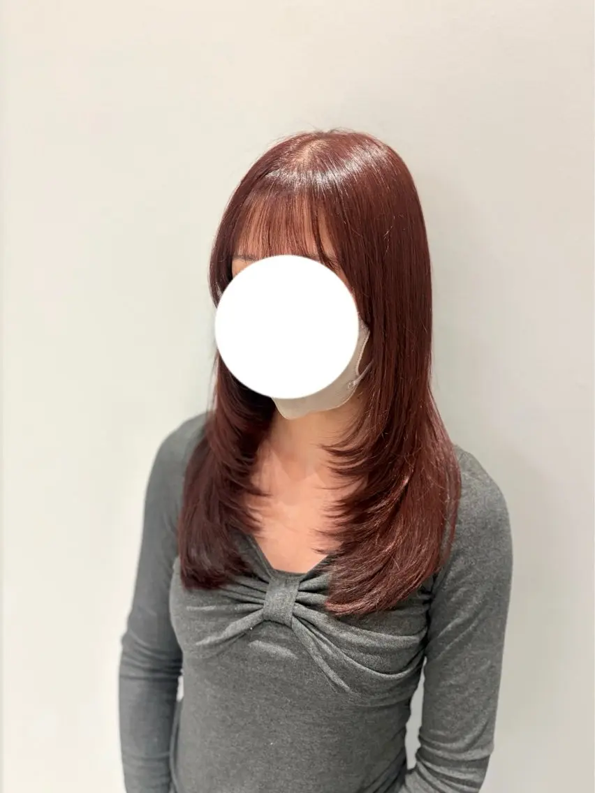 ロング オバタ リコのヘアスタイル