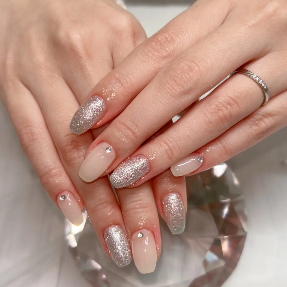 ネイル オーロラネイル ミラーネイル オフィスネイル ワンカラーネイル シンプルネイル ハンドネイル Cute Tips nailのネイルデザイン