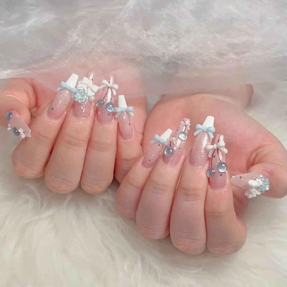 ネイル オーロラネイル クリアネイル 成人式 フラッシュネイル ジェルネイル ハンドネイル Amee Nail Salonのネイルデザイン