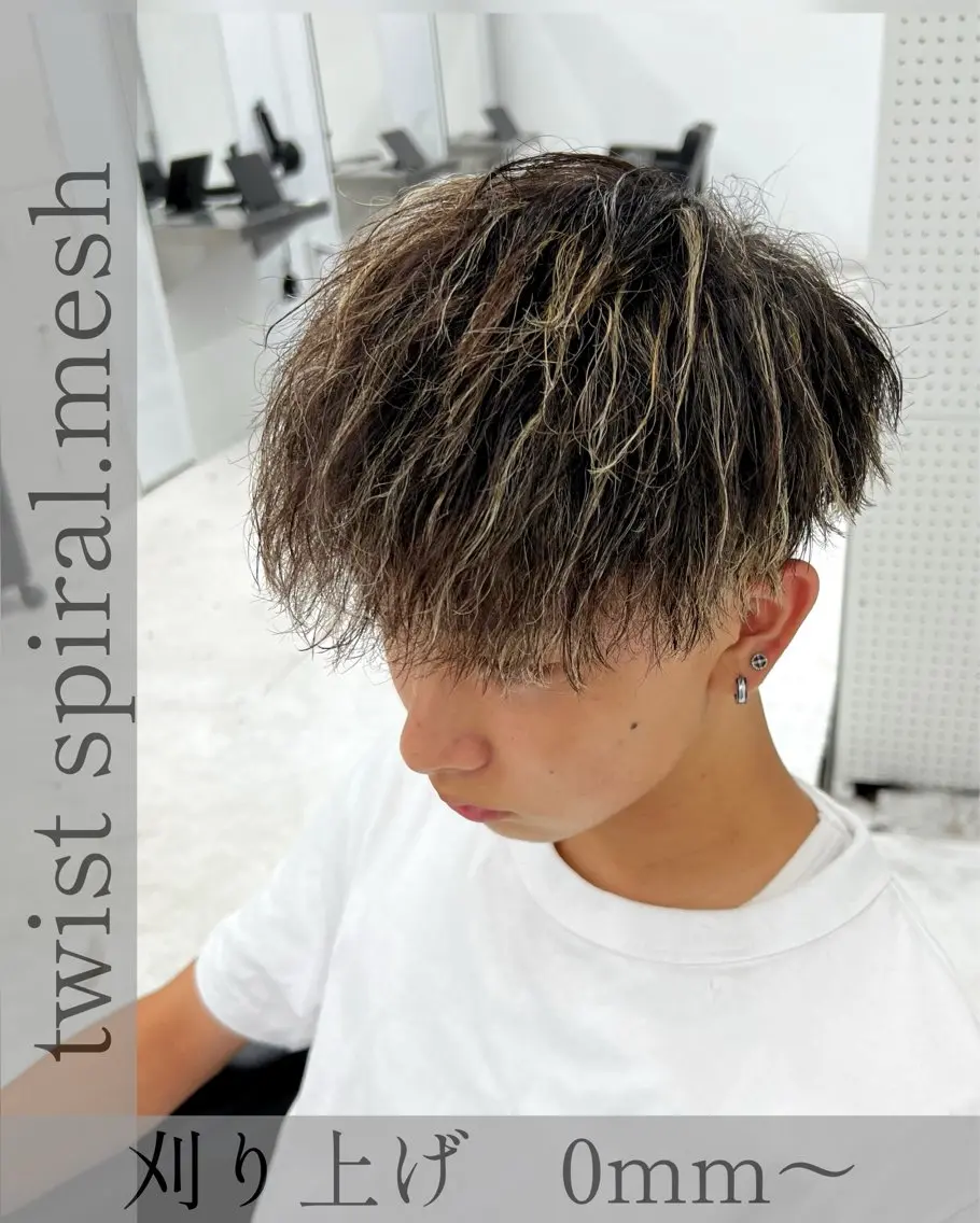 ショート カラー パーマ カット ヘッドスパ ヘアセット 豊崎 佑輔のヘアスタイル