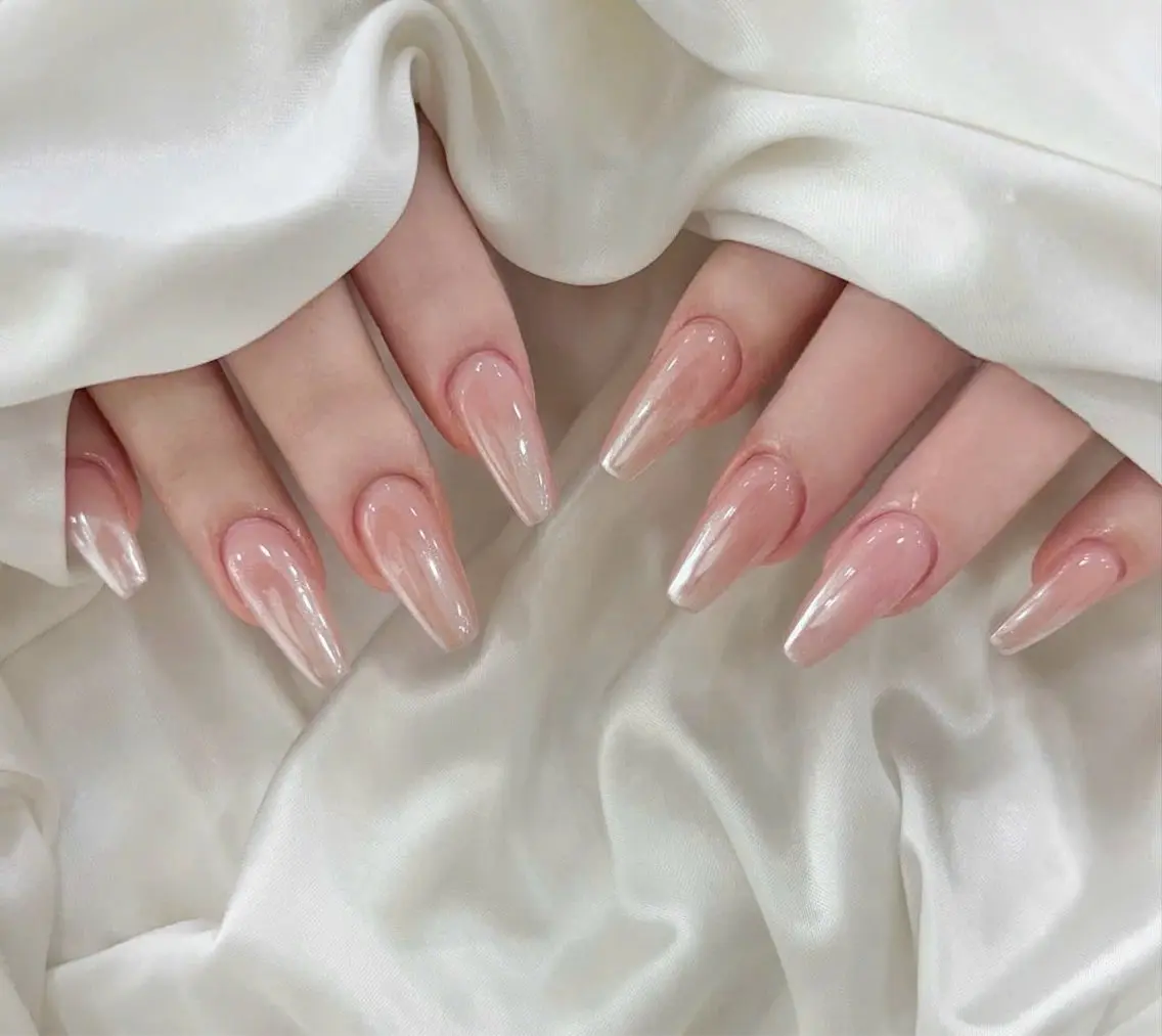 ネイル フレンチネイル キラキラネイル マグネットネイル ミラーネイル ニュアンスネイル ハンドネイル Tira Nailのネイルデザイン