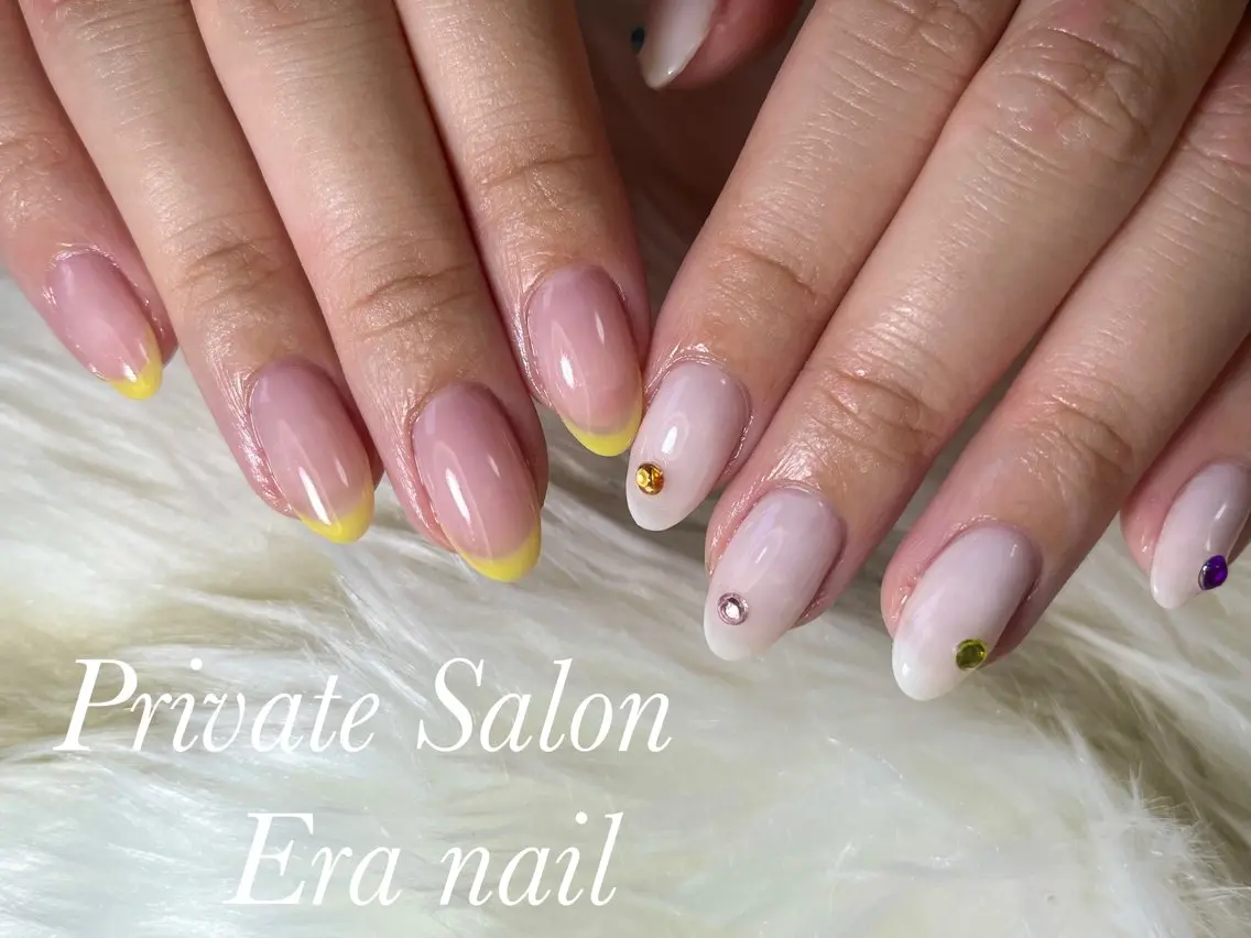 ネイル アートネイル フレンチネイル 持ち込み ストーンネイル Era nailのネイルデザイン