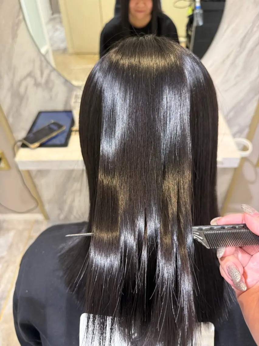 ミディアム カット 縮毛矯正 トリートメント 青野 葵のヘアスタイル