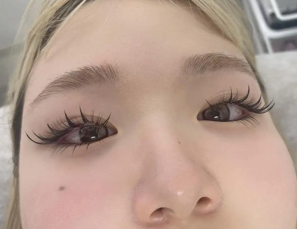 マツエク・マツパ 束感まつ毛 韓国風マツエク 下まつげエクステ ワンホンマツエク Seira🧸マツエ ク🧡新大久保店のマツエク・マツパデザイン