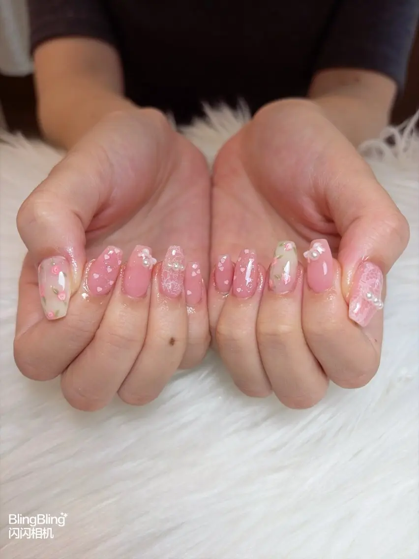ネイル アートネイル チークネイル フラッシュネイル フレンチネイル ガラスフレンチ ハンドネイル Floria ユイのネイルデザイン